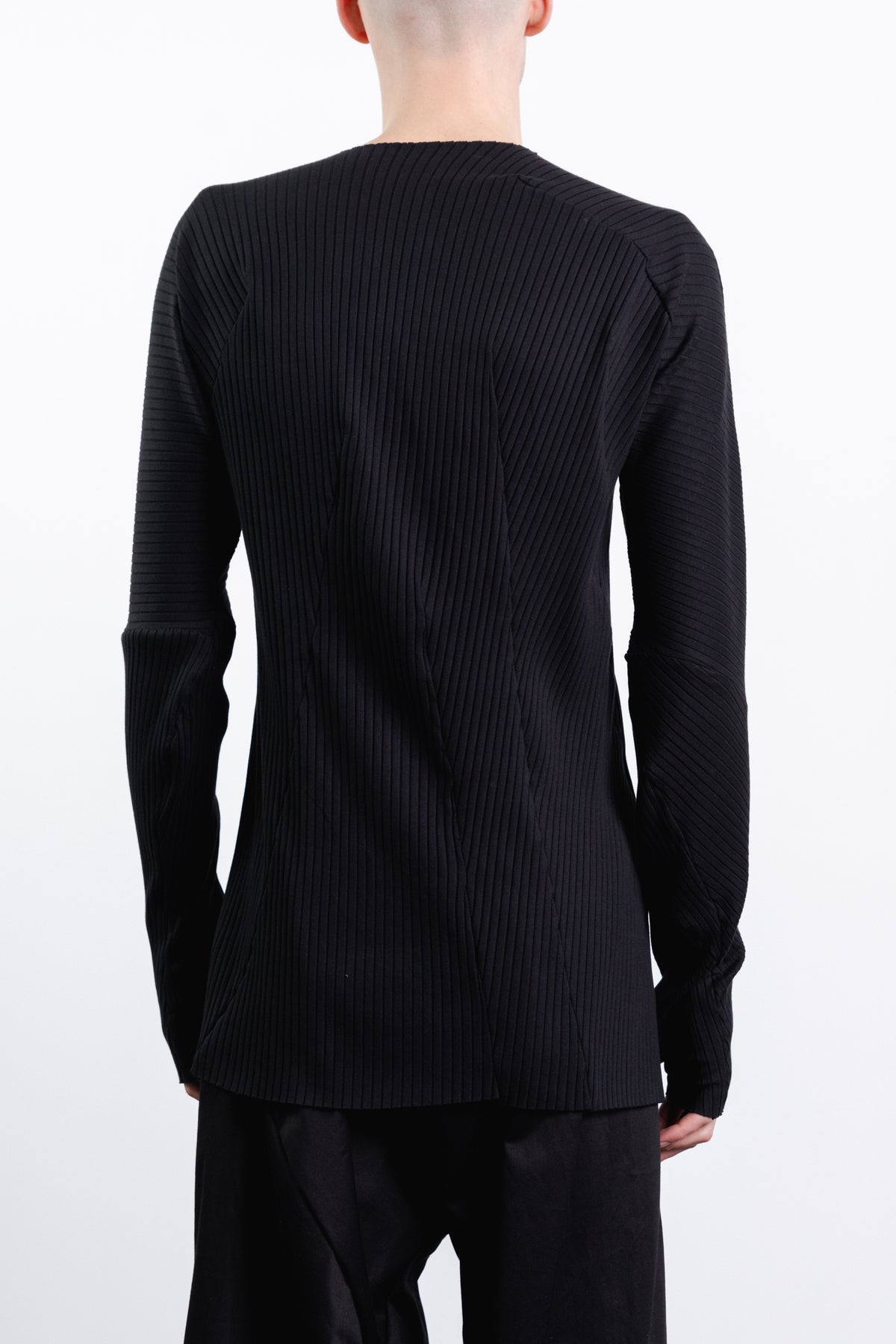 DISTORTION GLOVE SWEATER