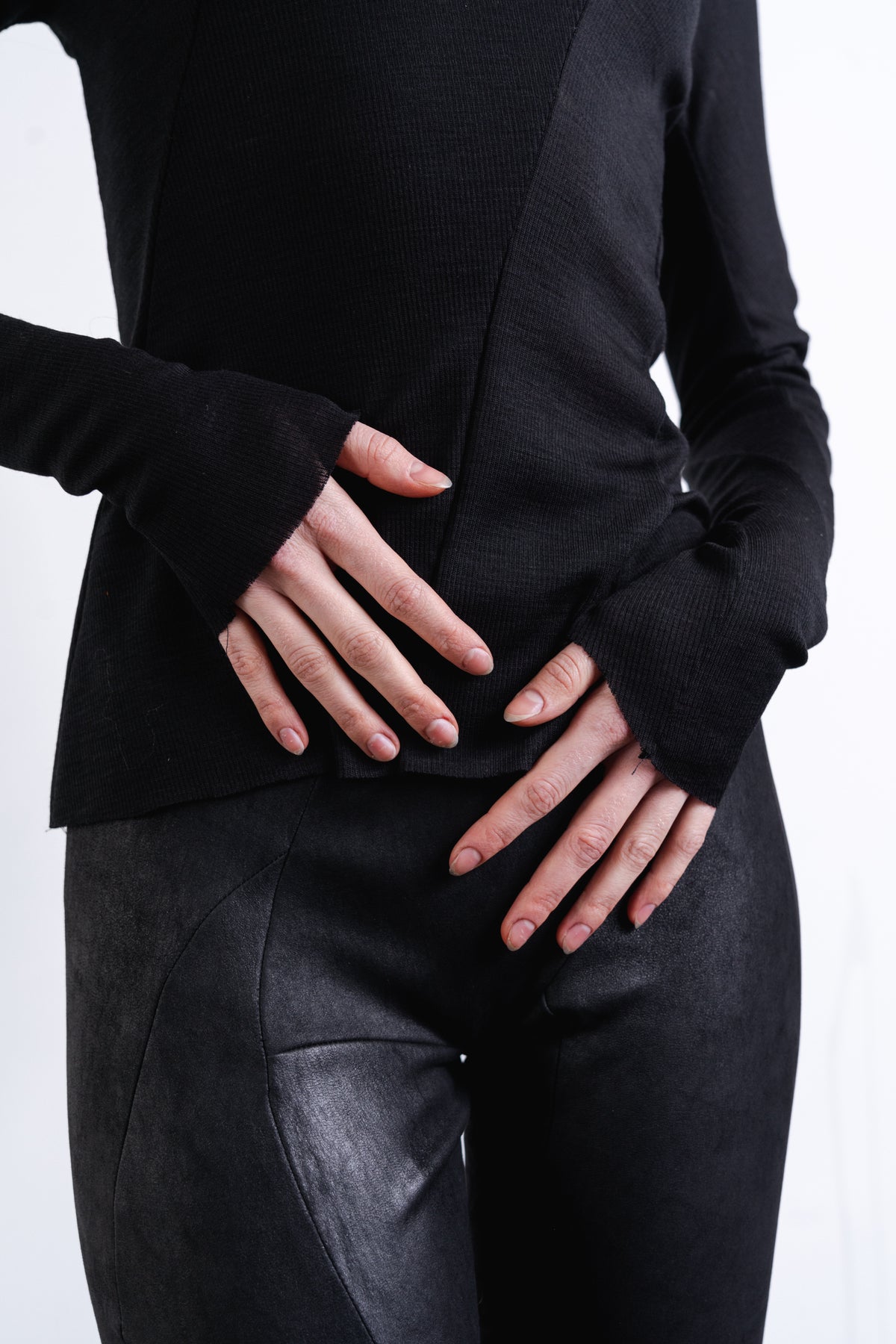 DISTORTION TIGHT TURTLENECK