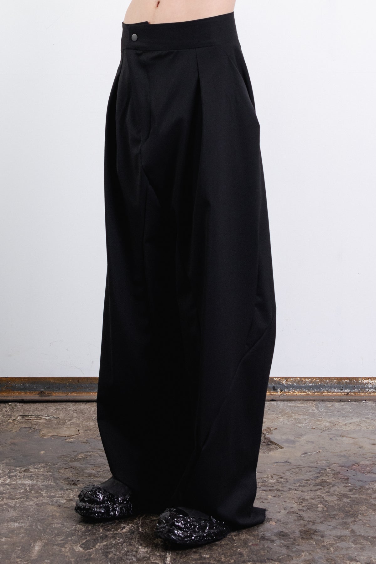 DISTORTION HIGH WAIST FOLD PANTS