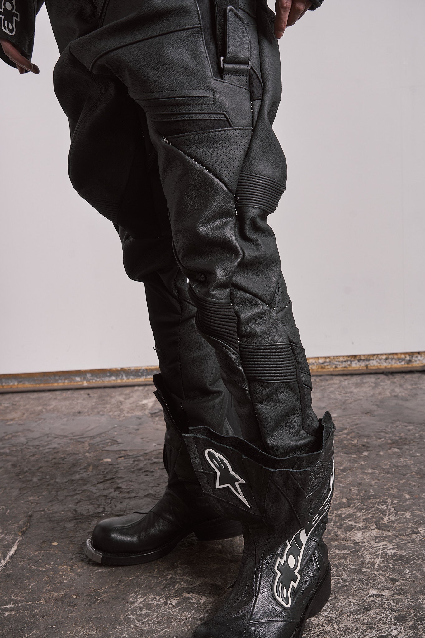 DISTORTION RACING SUIT RSRV