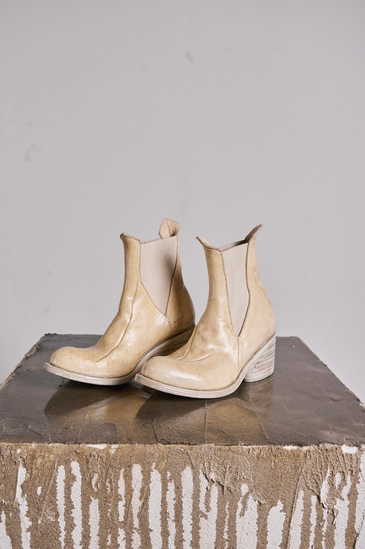 DISTORTION HEELED CHELSEA BOOT
