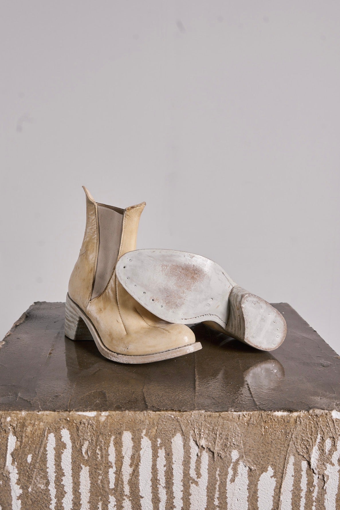 DISTORTION HEELED CHELSEA BOOT