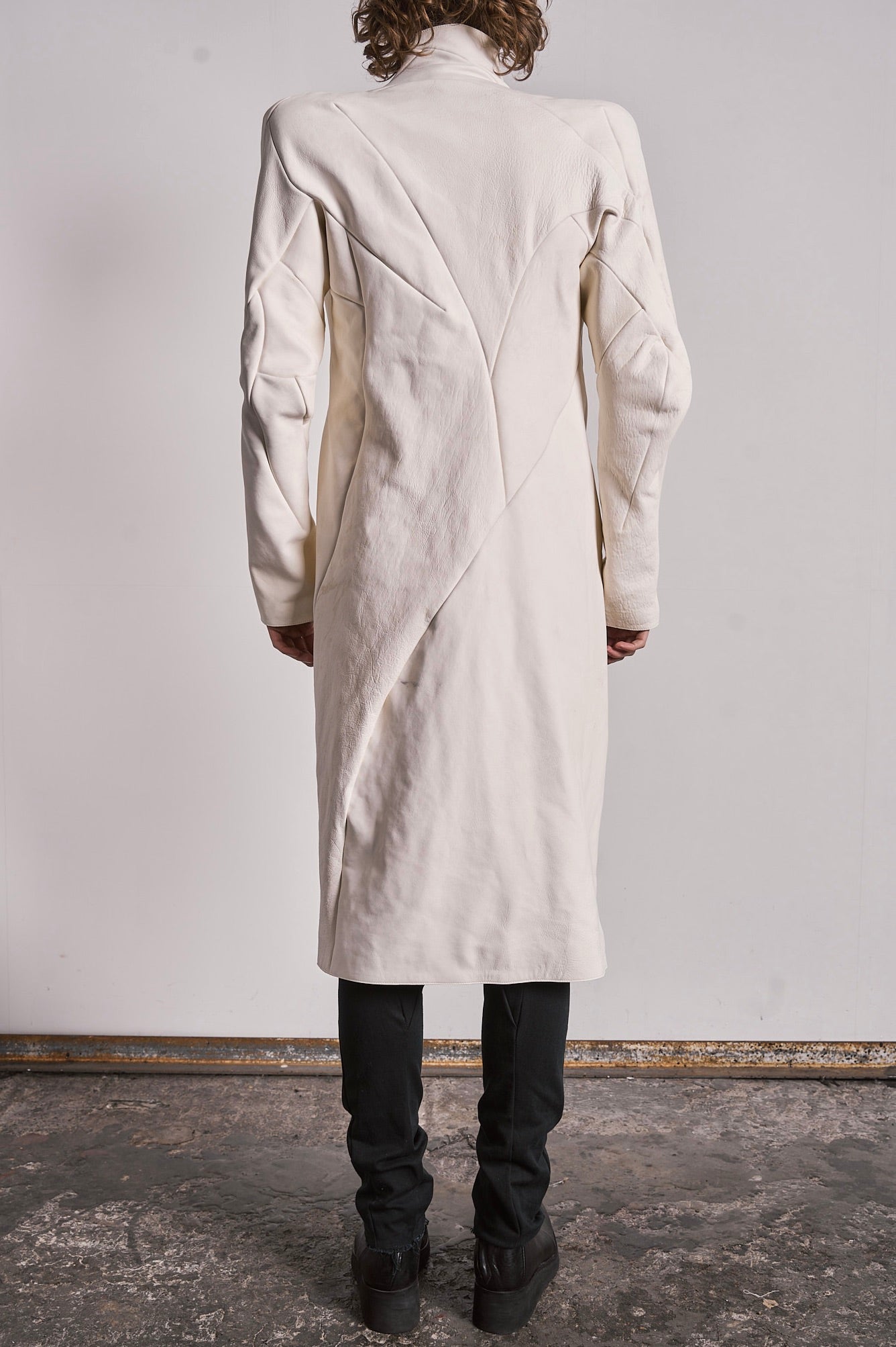 DISTORTION POWER SHOULDER COAT