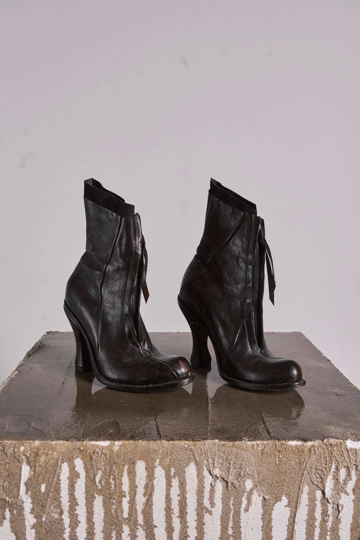 DISTORTION HEEL
