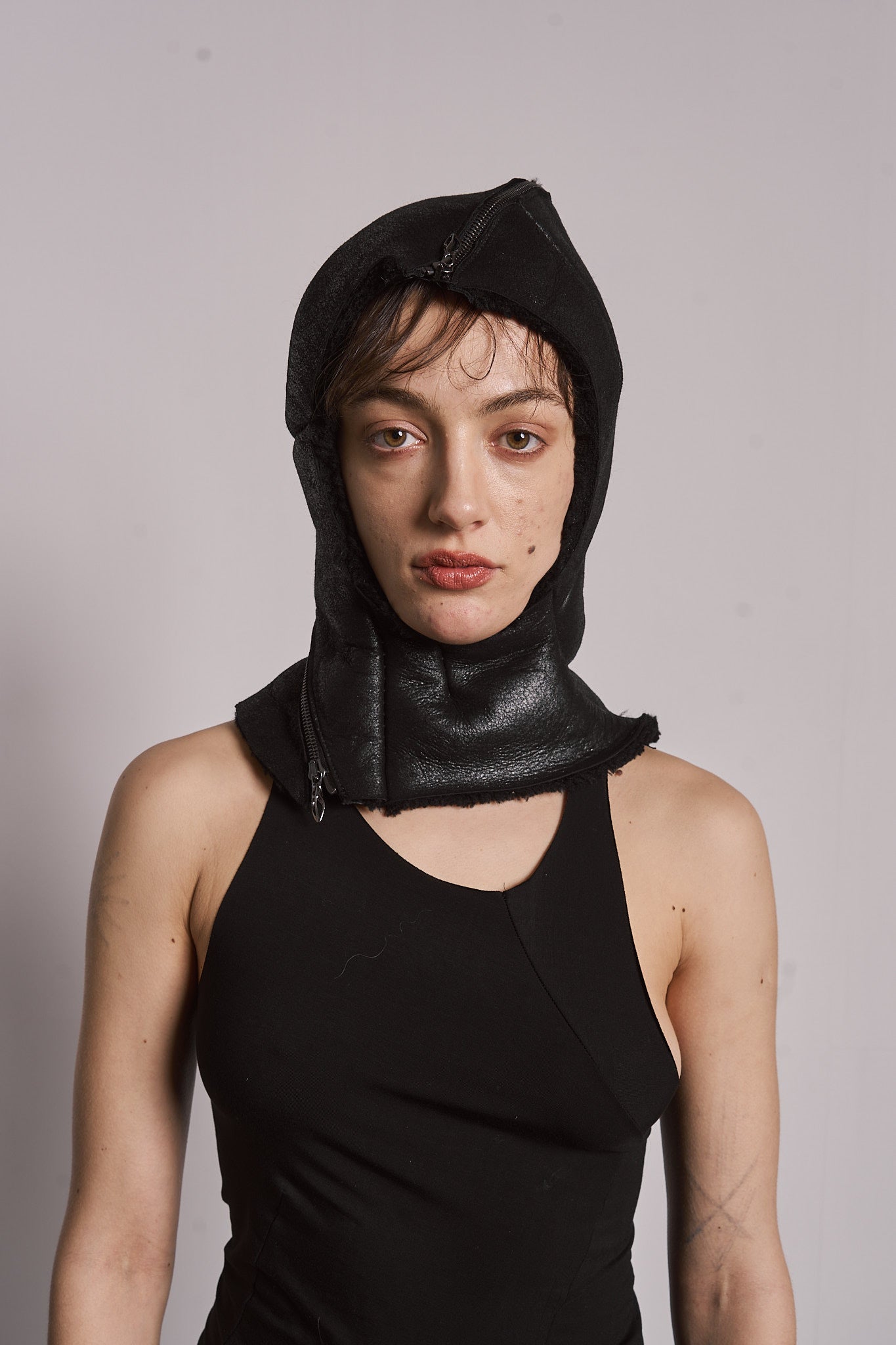 DISTORTION ZIPPED BALACLAVA