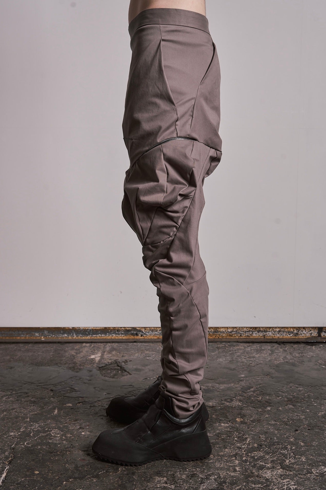 DISTORTION MUSCLE POCKET PANTS