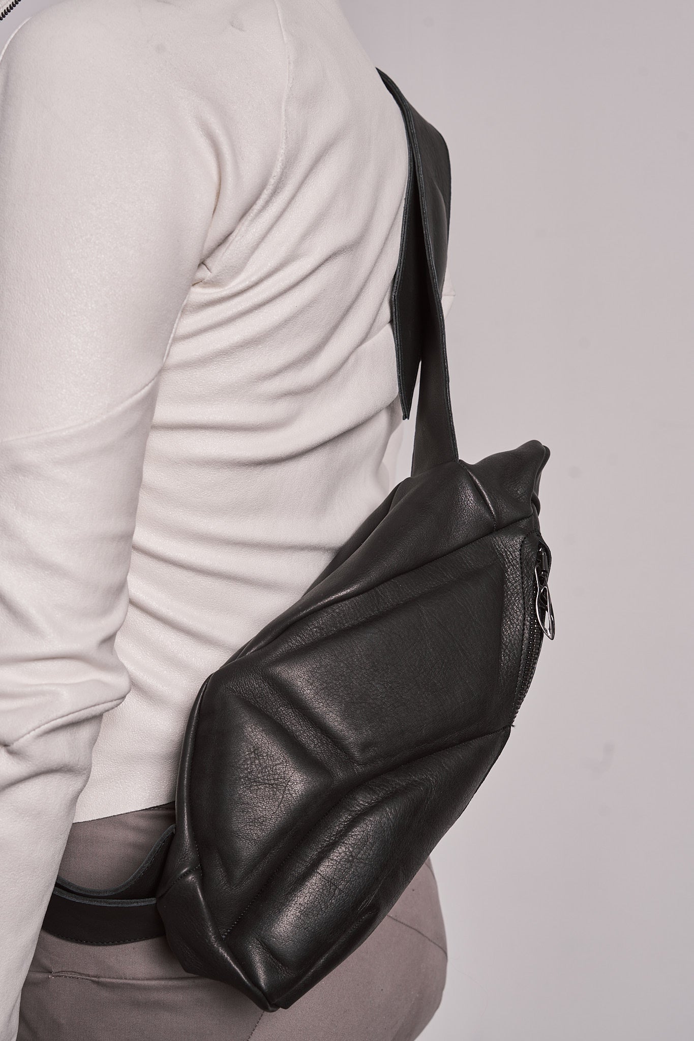 DISTORTION PADDED STRAP BAGS