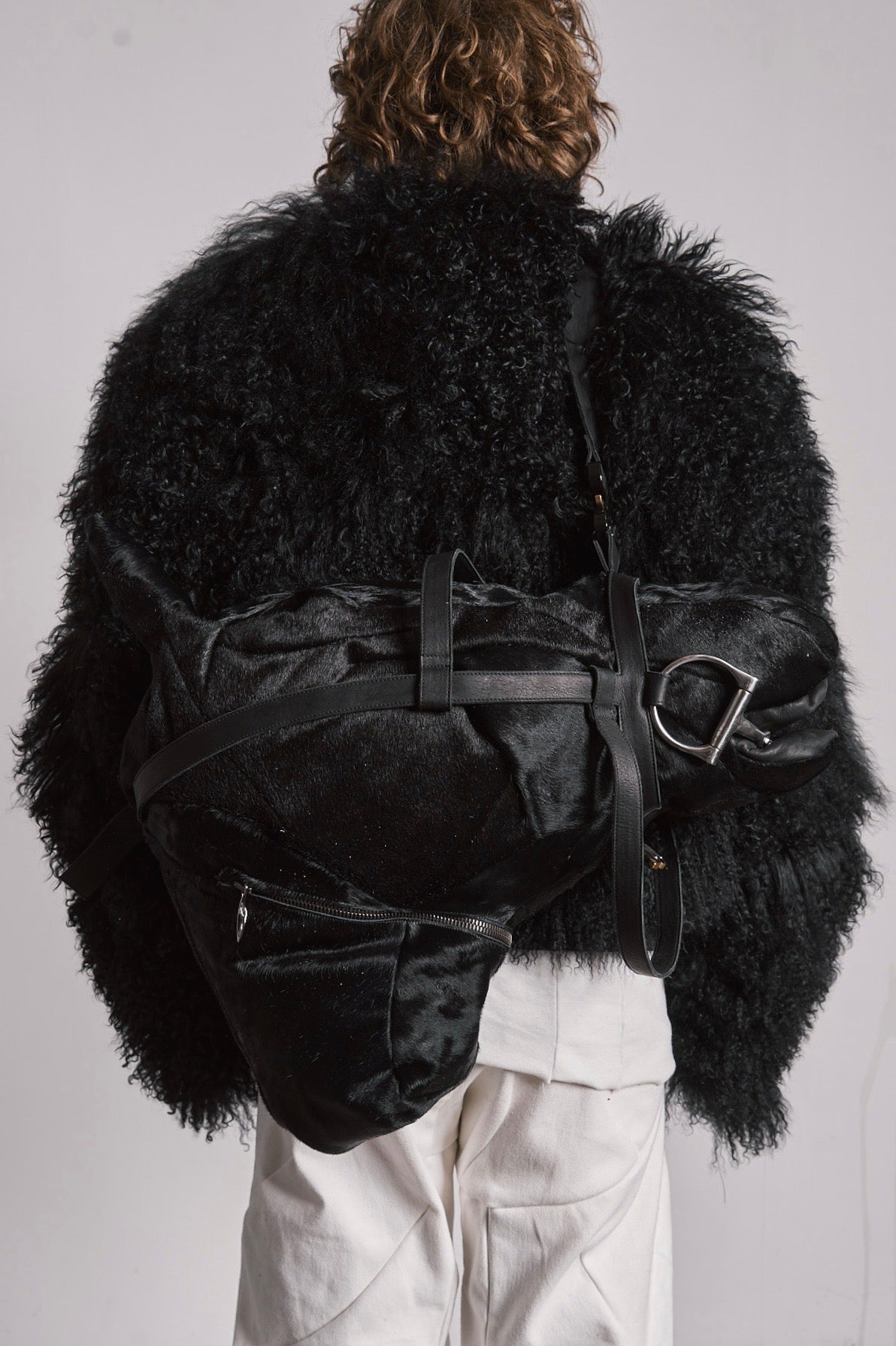 DISTORTION HORSE HEAD BAG