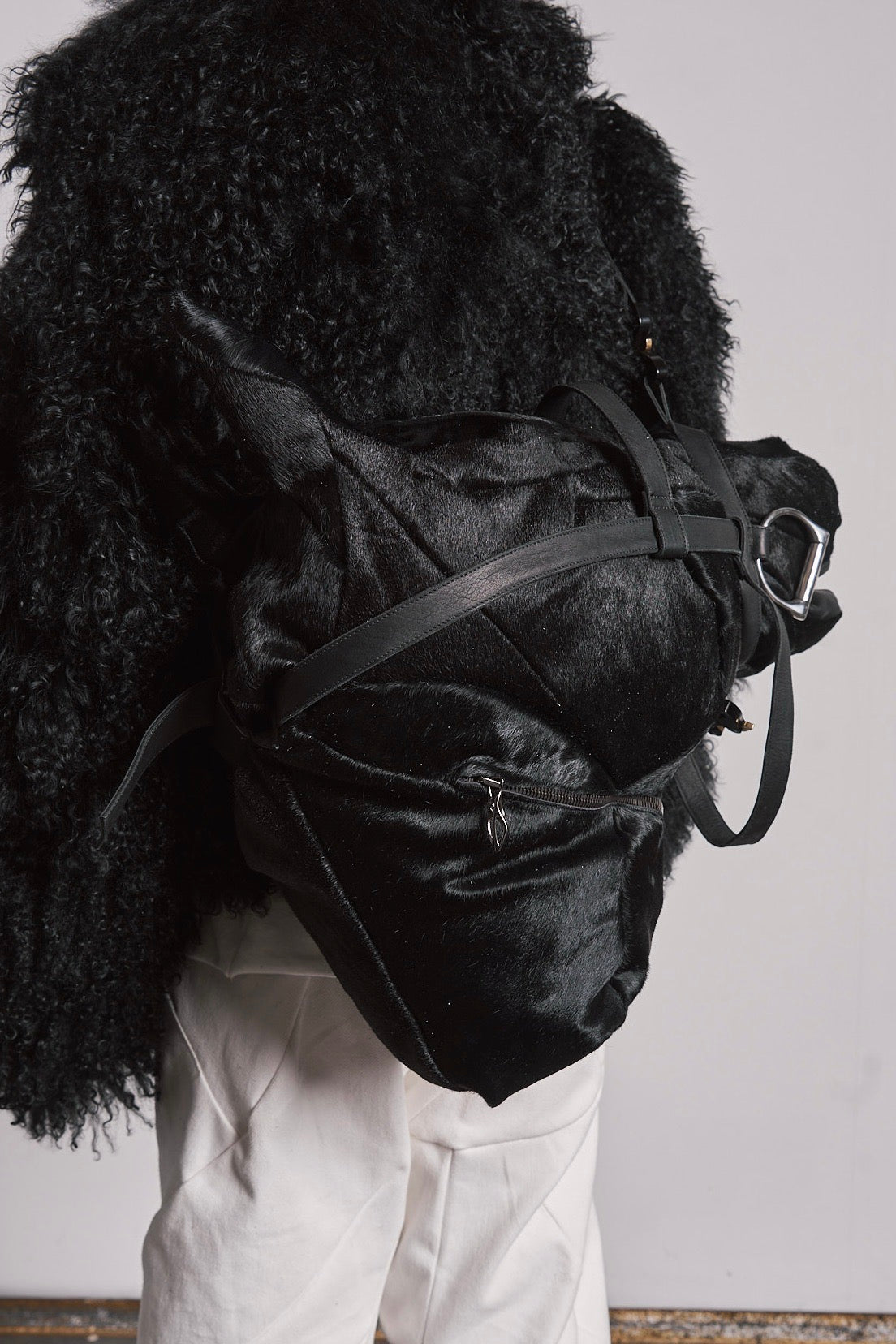 DISTORTION HORSE HEAD BAG