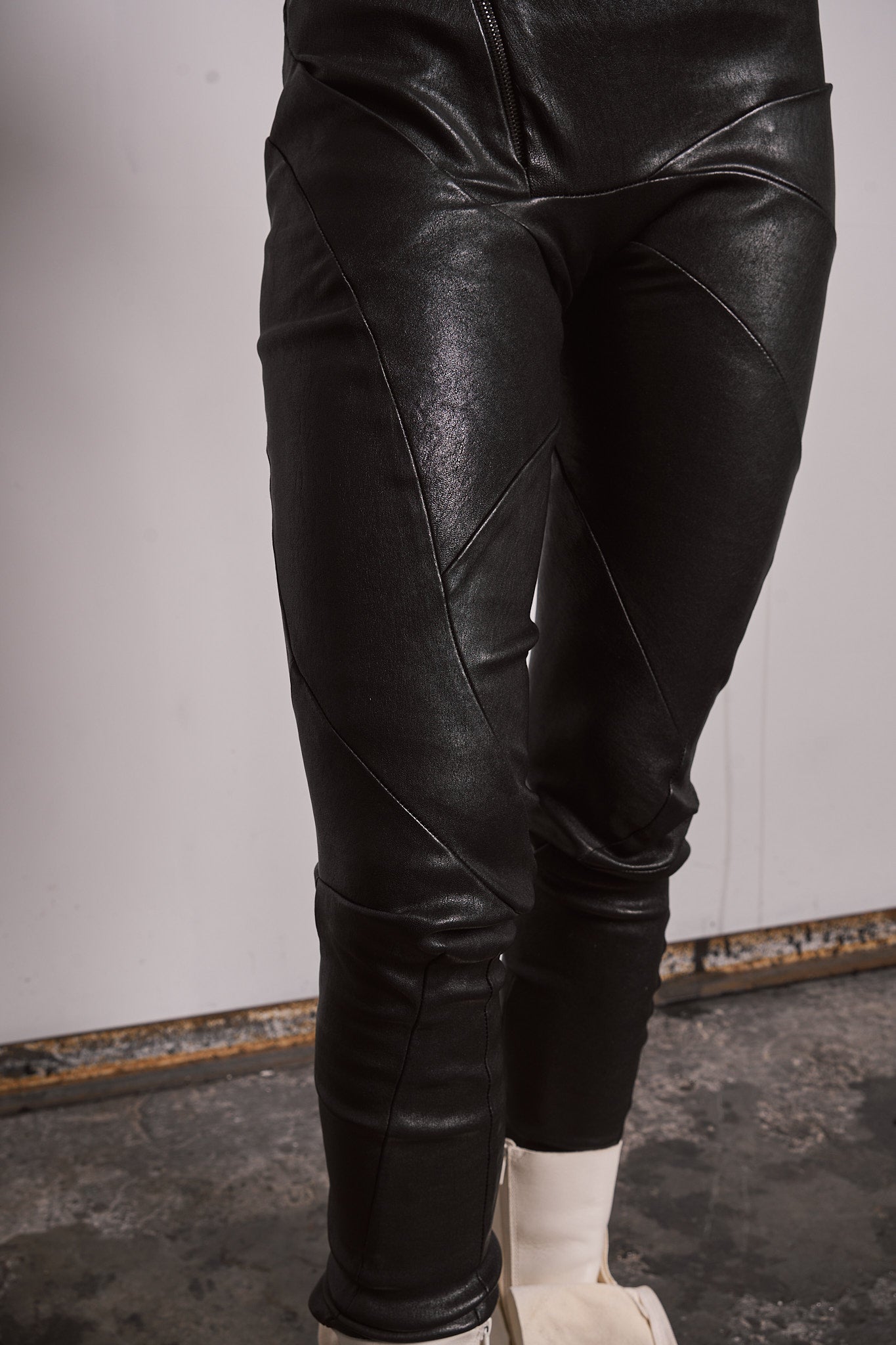 DISTORTION FITTED LONG PANTS