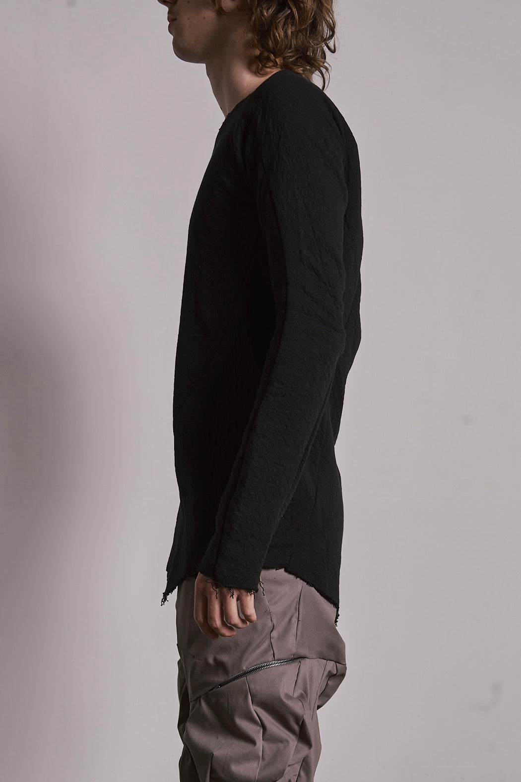 DISTORTION LONG CURVED T-SHIRT