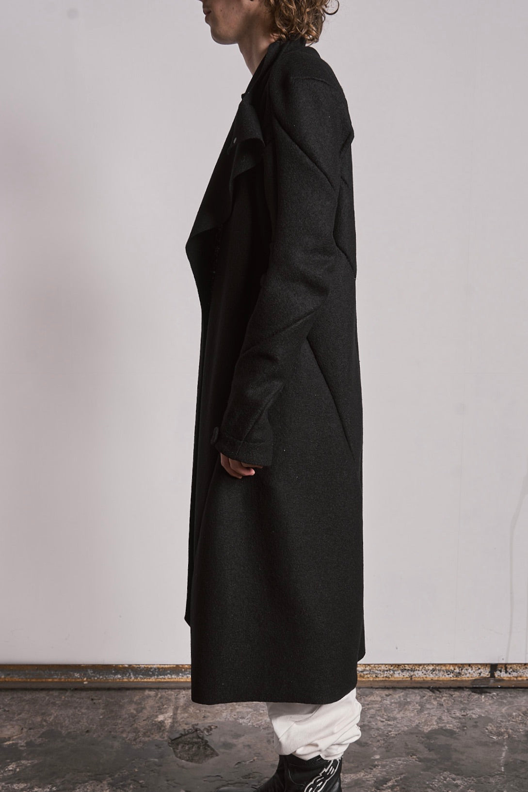 DISTORTION EXTENDED WRAP SHIRT