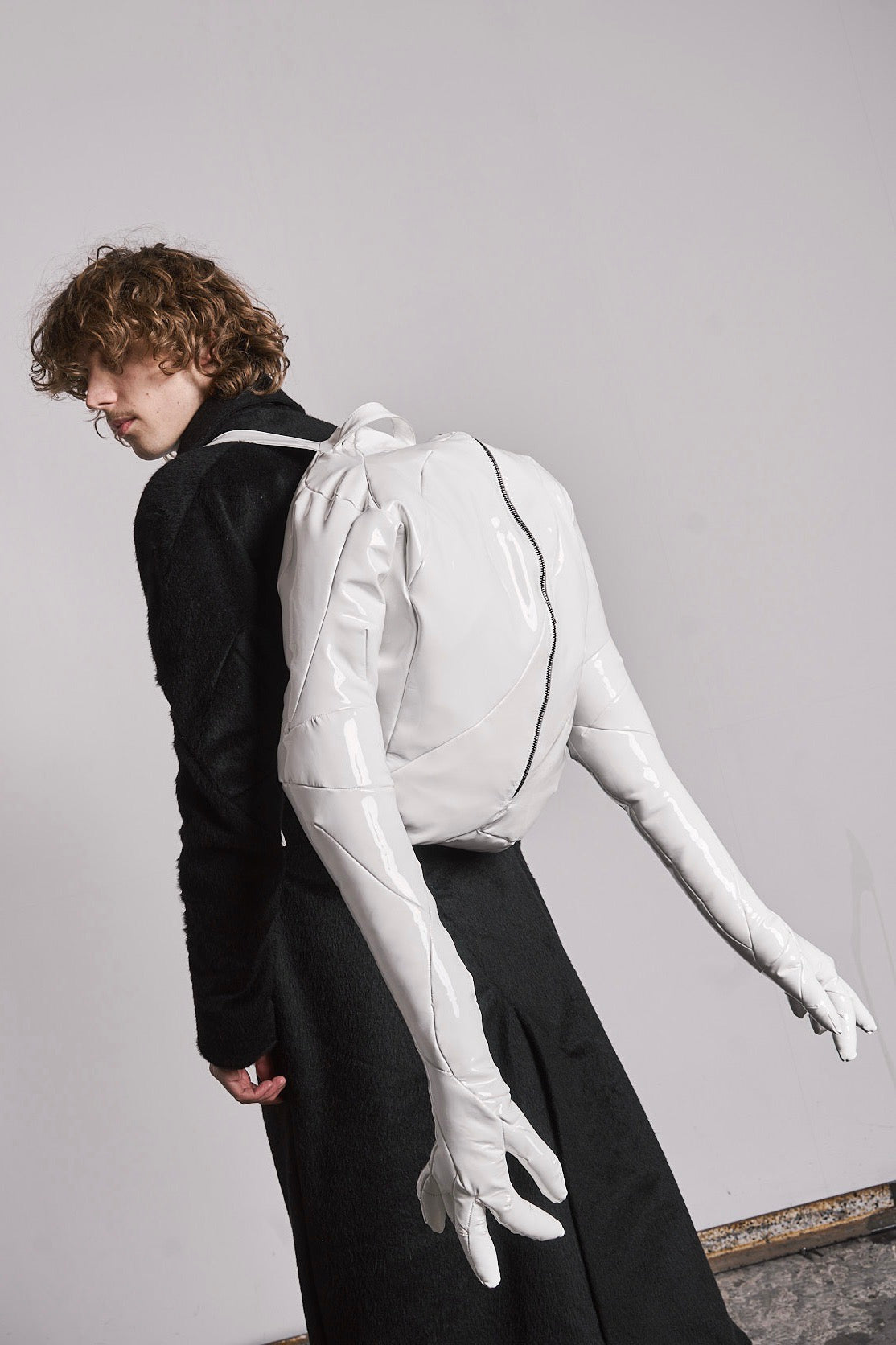 DISTORTION TORSO BACKPACK