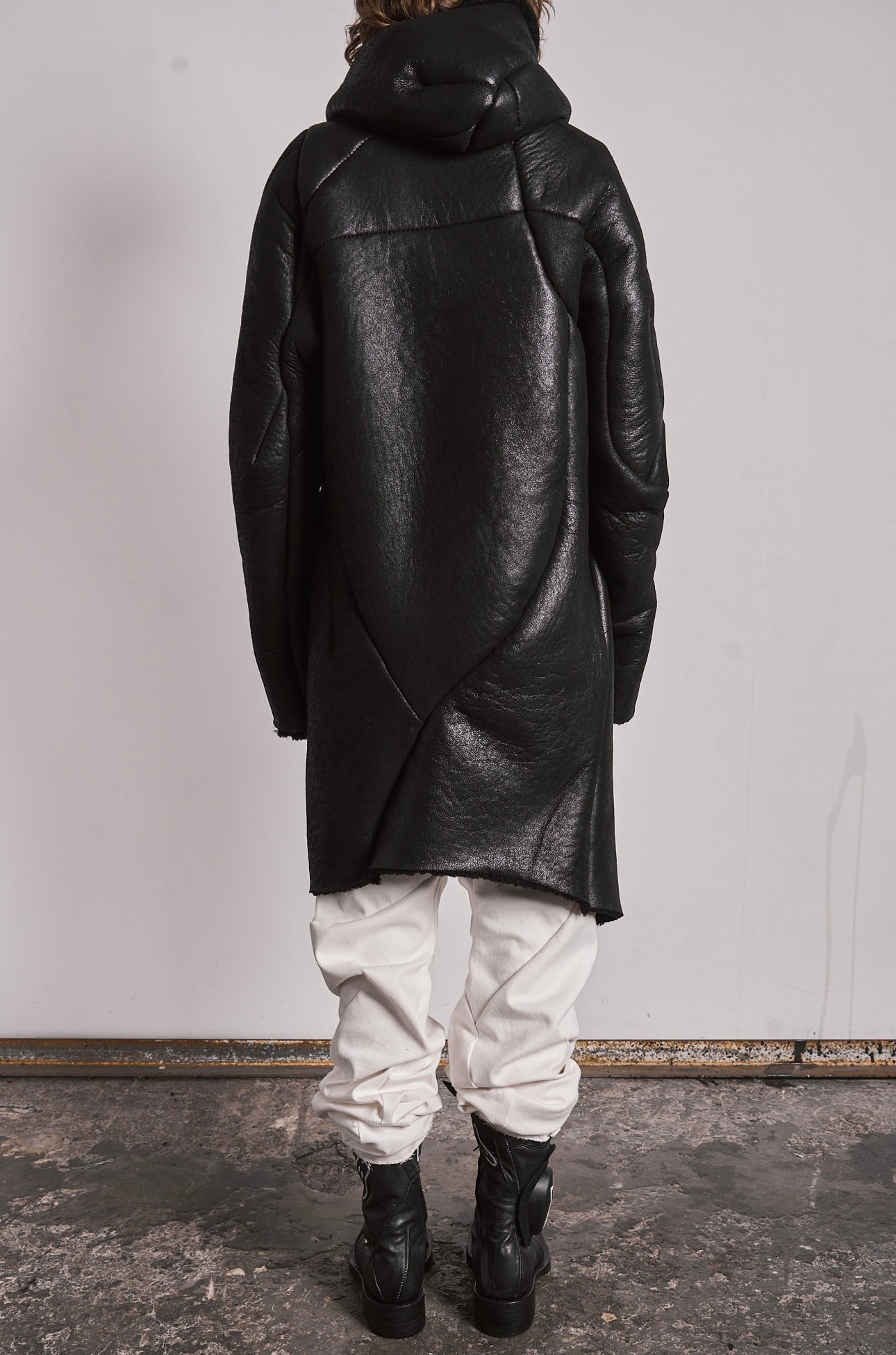 DISTORTION CURVED HOODED COAT