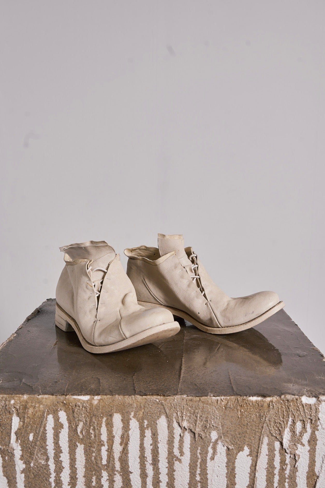 DISTORTION ROUND TOE DERBY