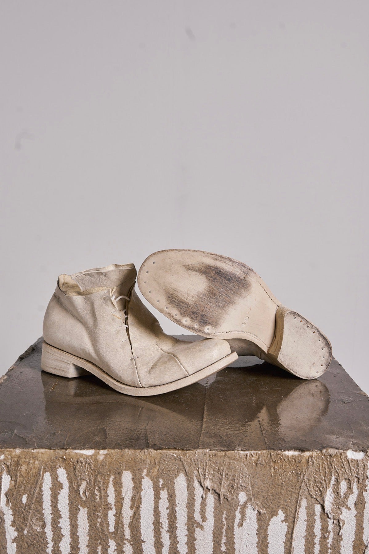DISTORTION ROUND TOE DERBY