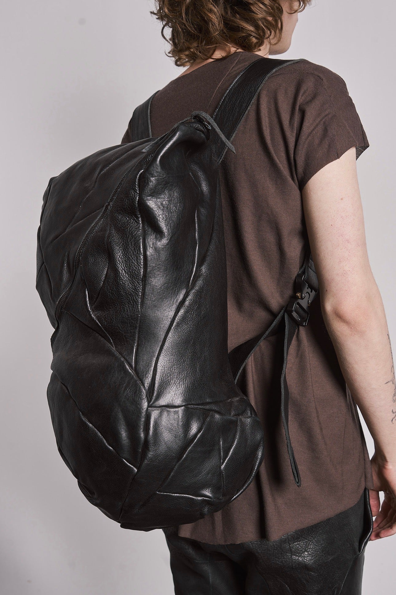DISTORTION PREGNANT LADY BACKPACK