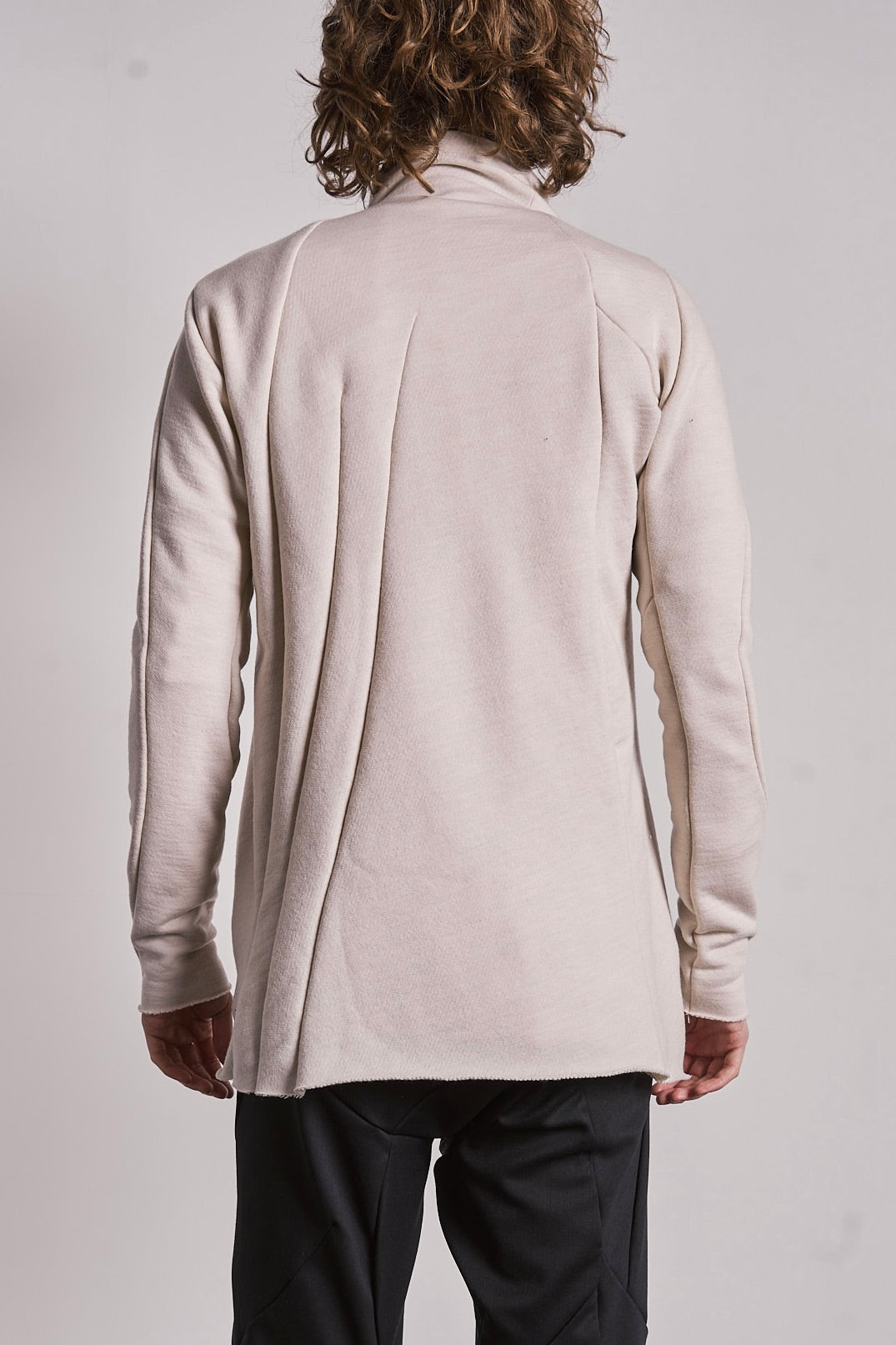 DISTORTION SHORT TURTLENECK ZIPPED