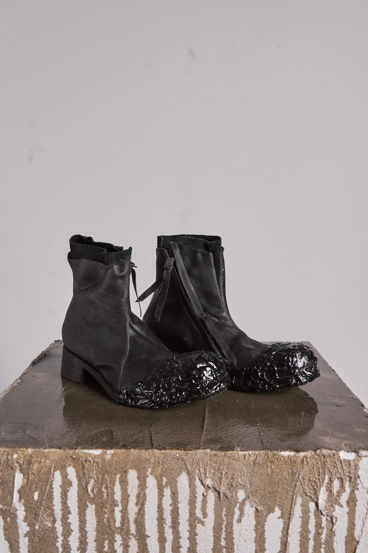 DISTORTION ANKLE BOOT SYMBIOSIS – LEON EMANUEL BLANCK