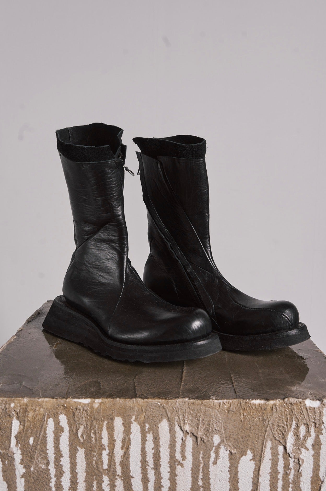 DISTORTION SCULPTURE TALL BOOT