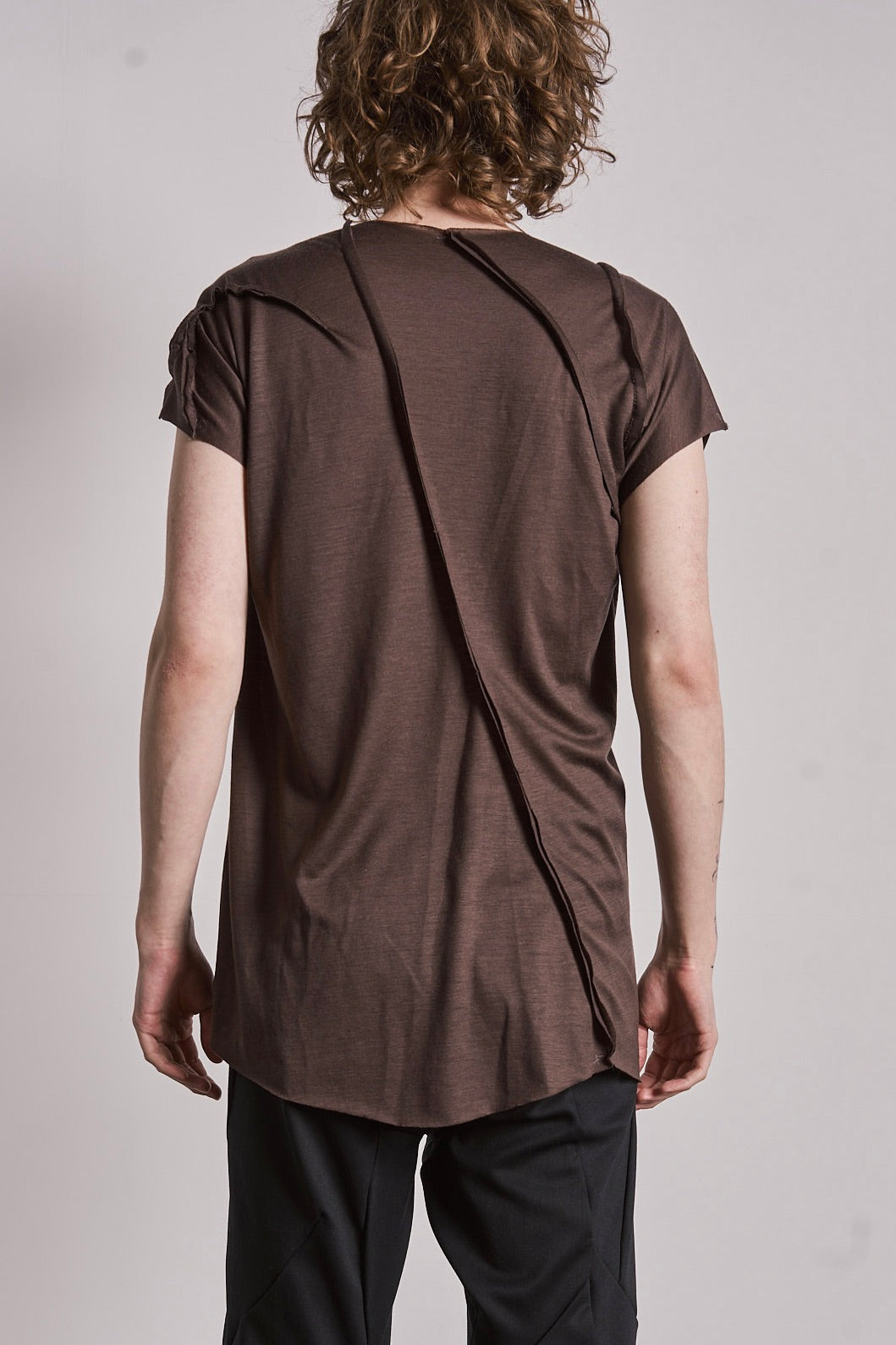 DISTORTION CAP SLEEVE T-SHIRT