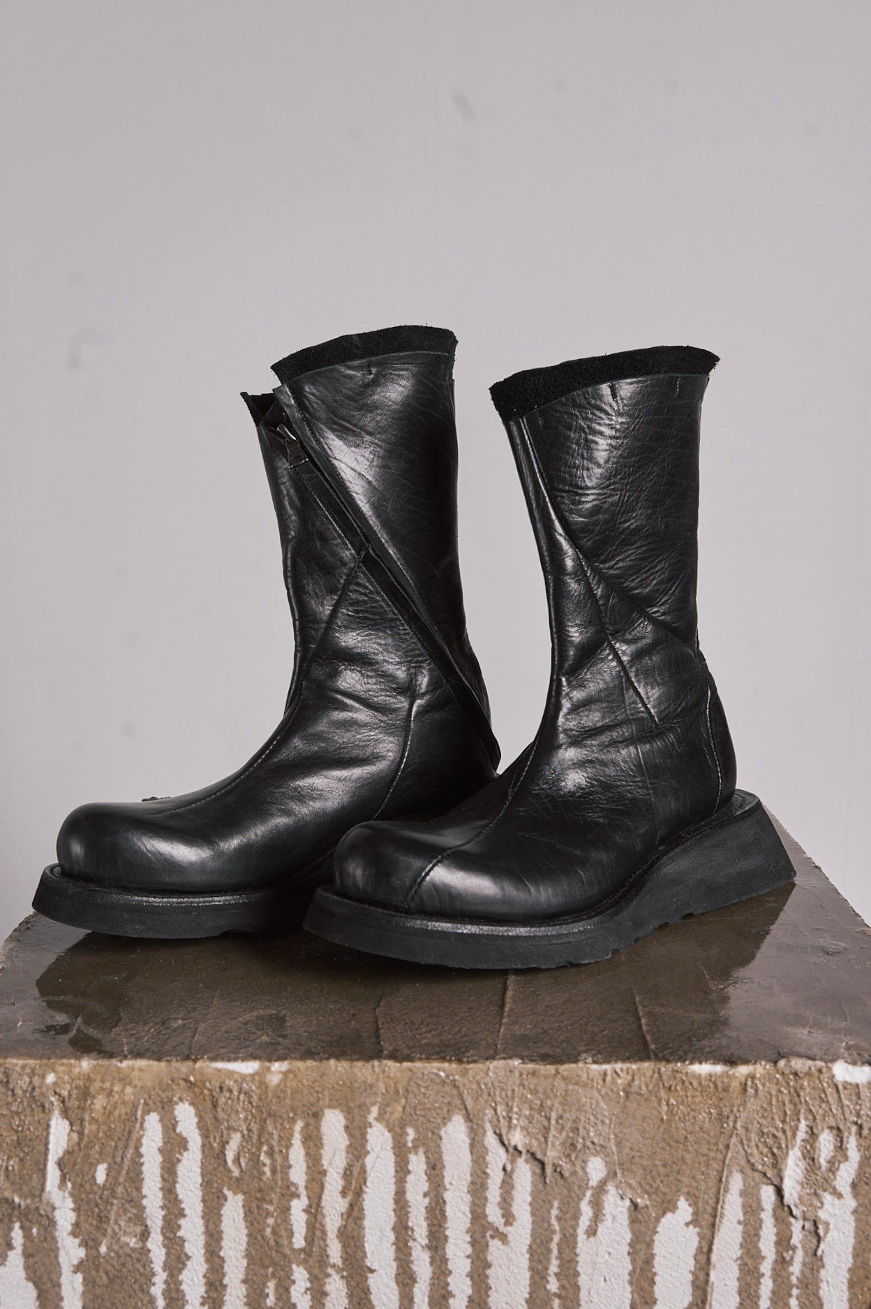 DISTORTION SCULPTURE TALL BOOT