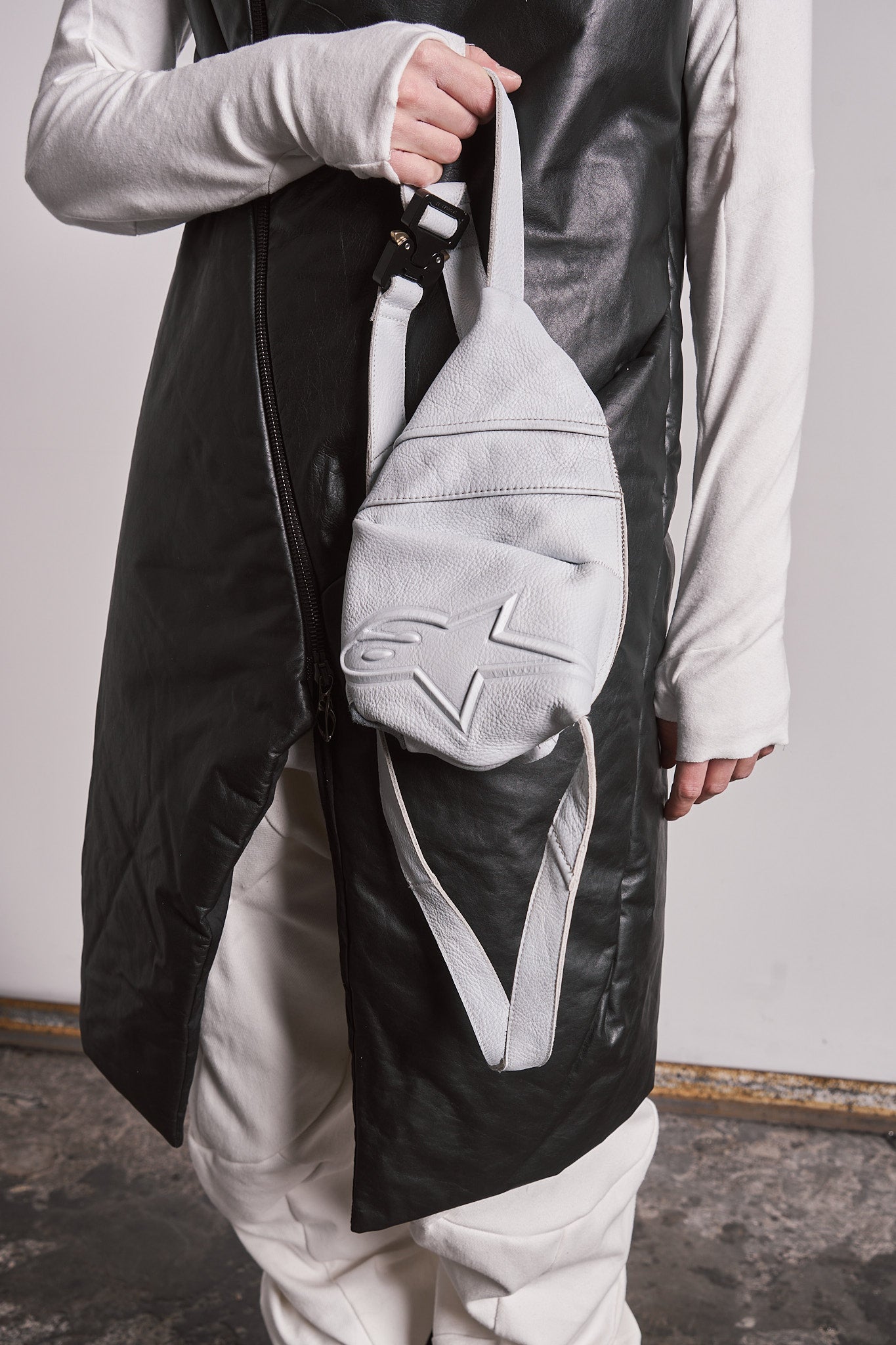 DISTORTION SMALL DEALER BAG RSRV