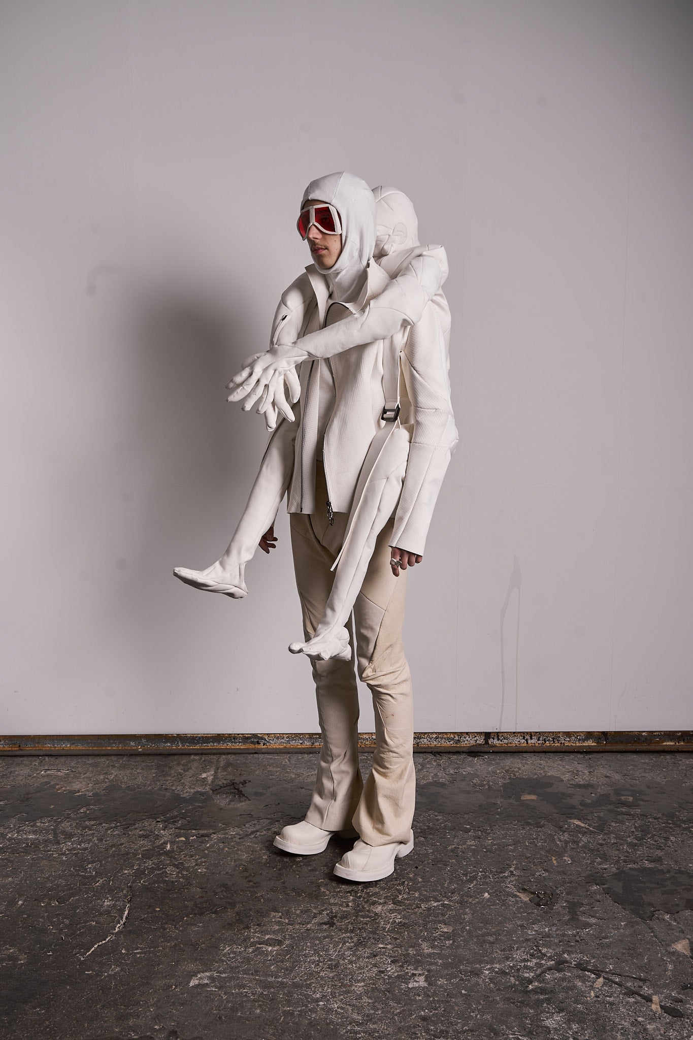 DISTORTION HUMANOID BAG