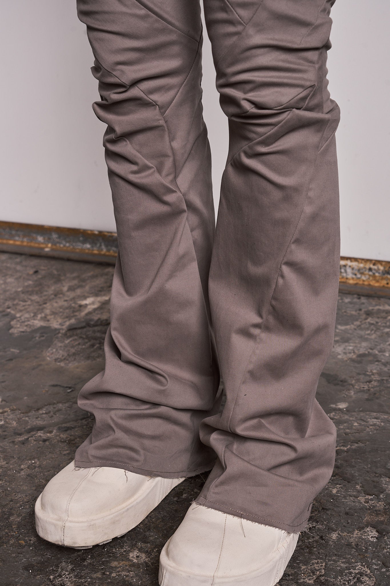 DISTORTION SCULPTURE PANTS