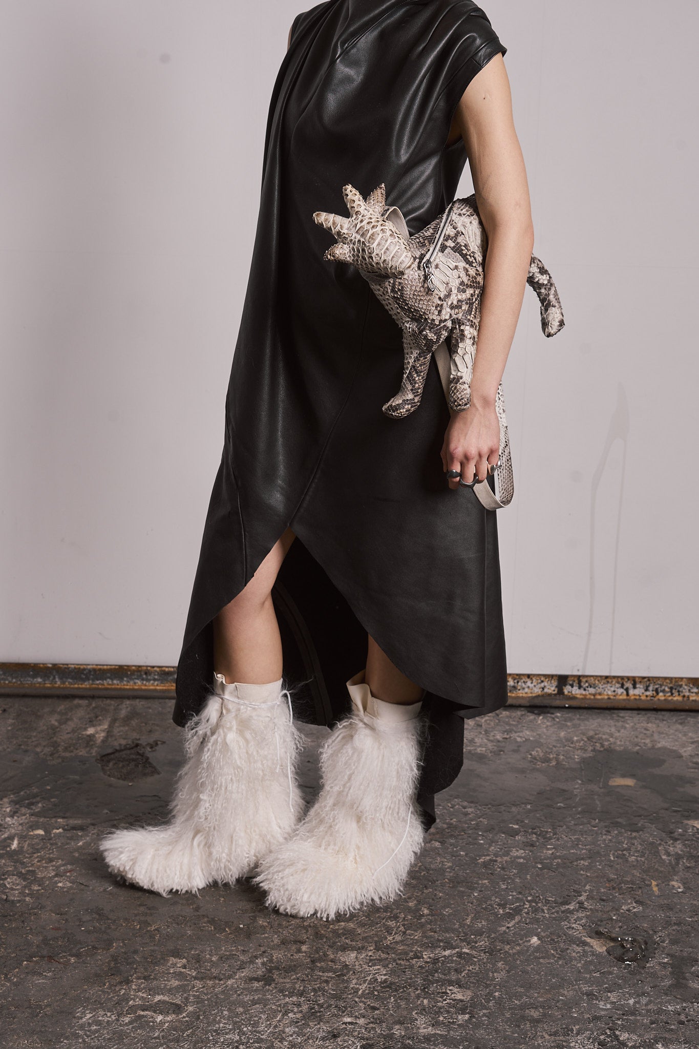 DISTORTION GOAT BAG