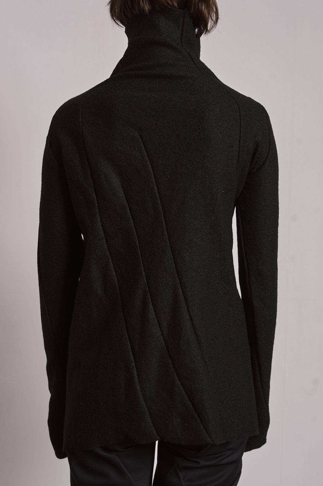 DISTORTION TURTLENECK