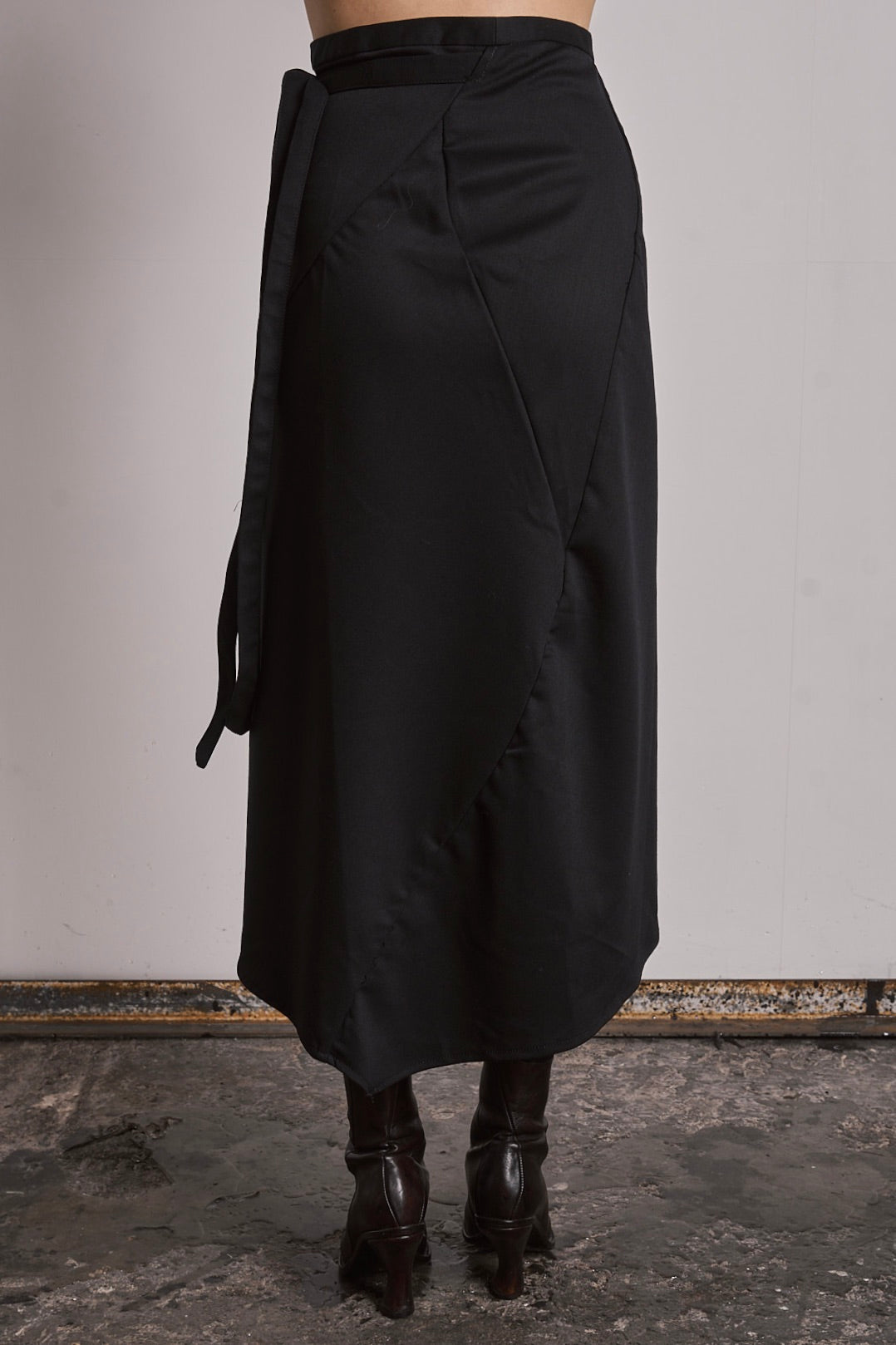DISTORTION WRAP SKIRT