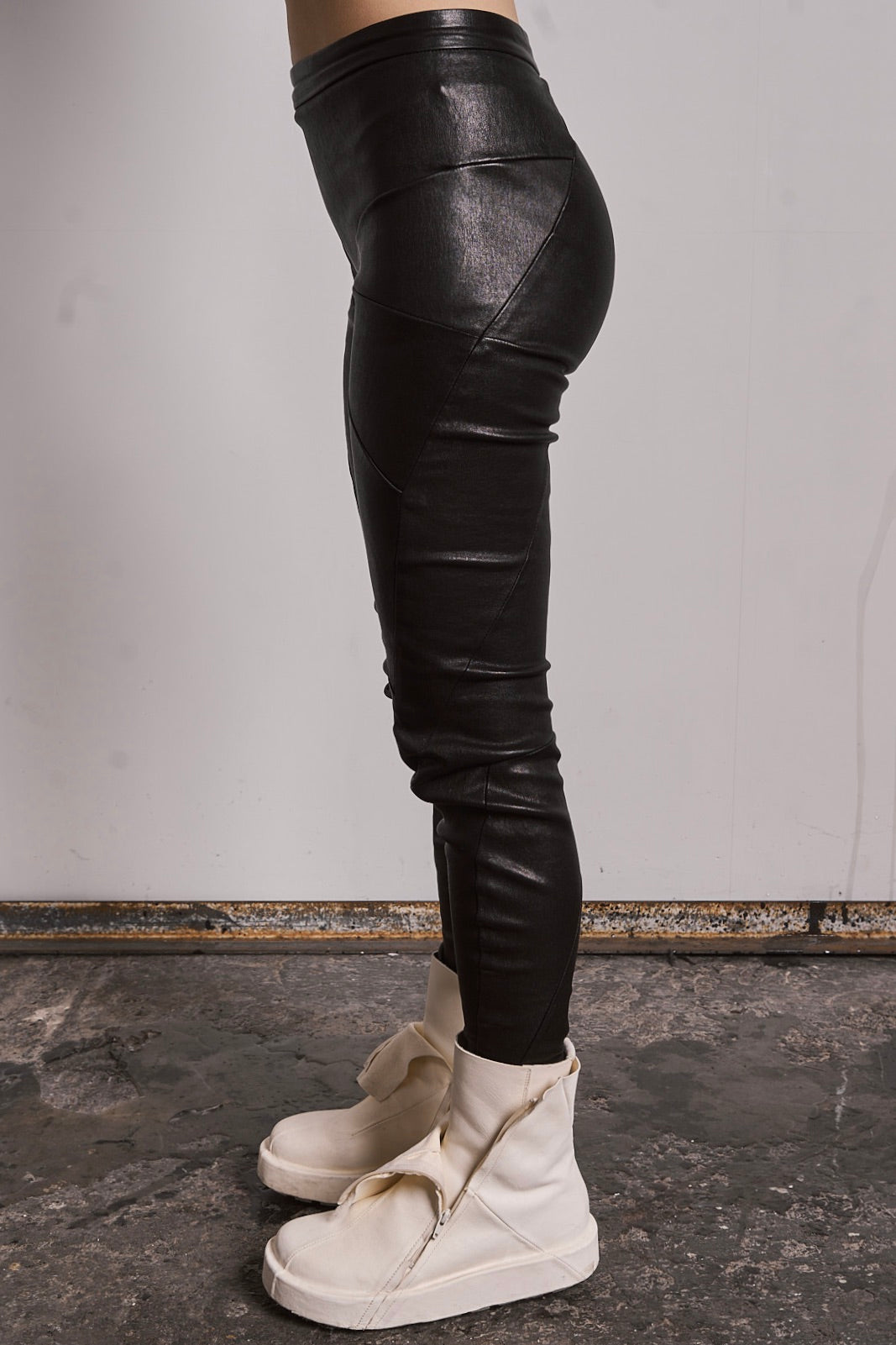 DISTORTION FITTED LONG PANTS