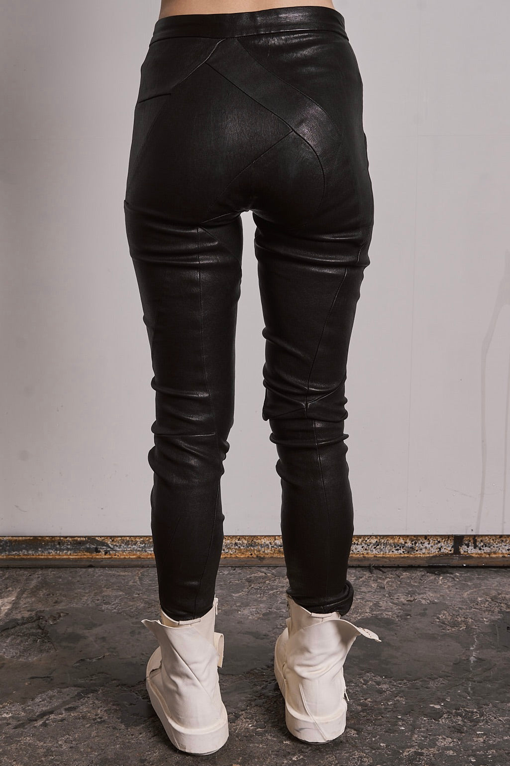 DISTORTION FITTED LONG PANTS