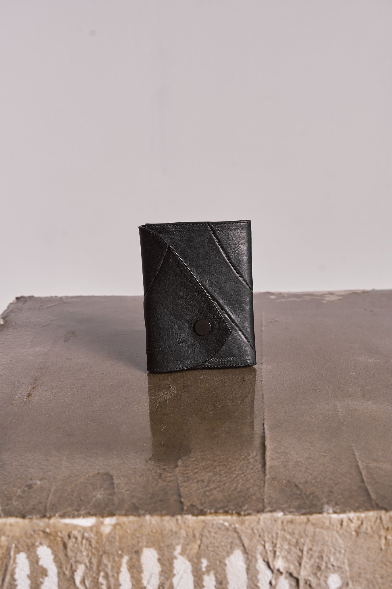 DISTORTION WALLET 1