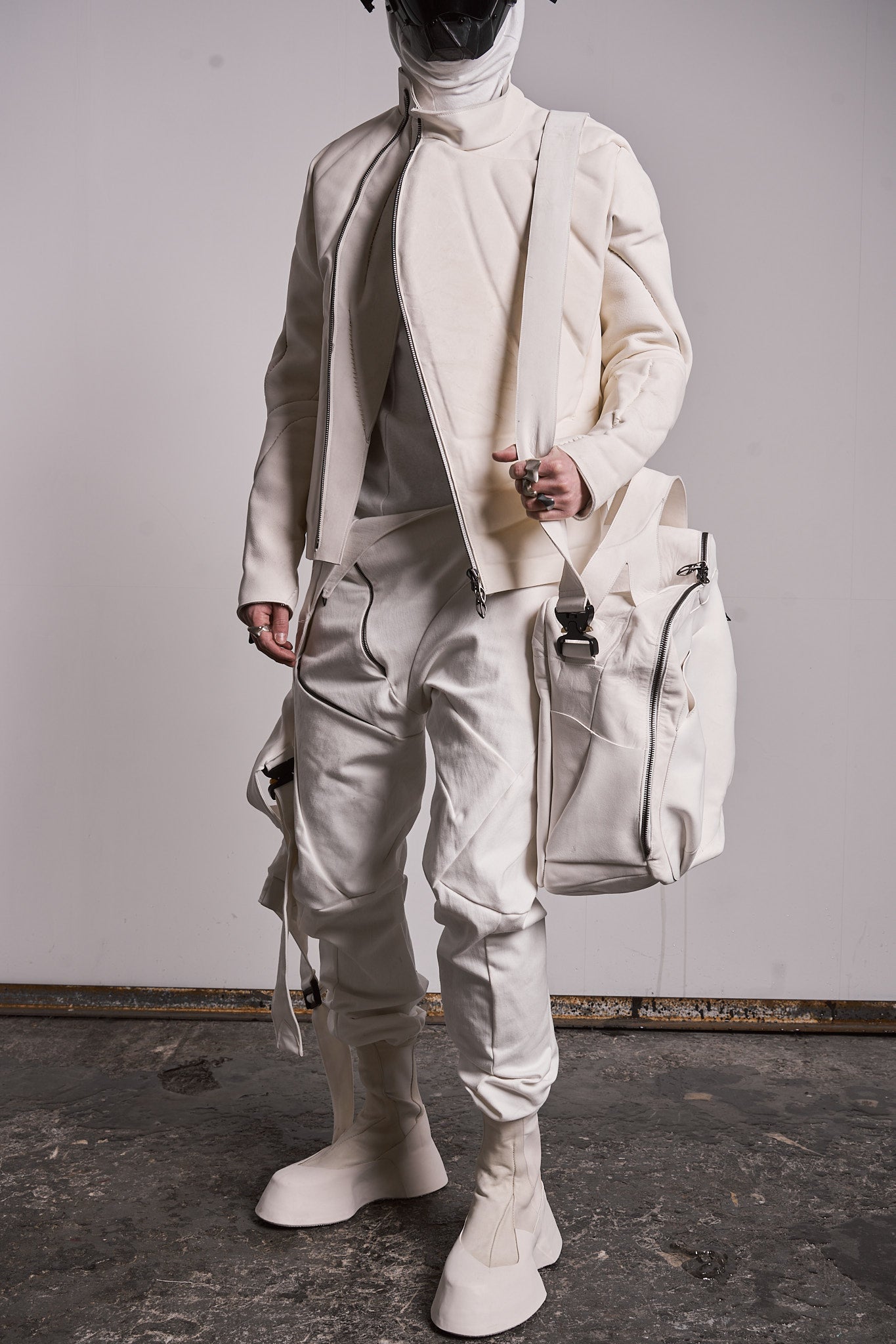 DISTORTION CANISTER BAG