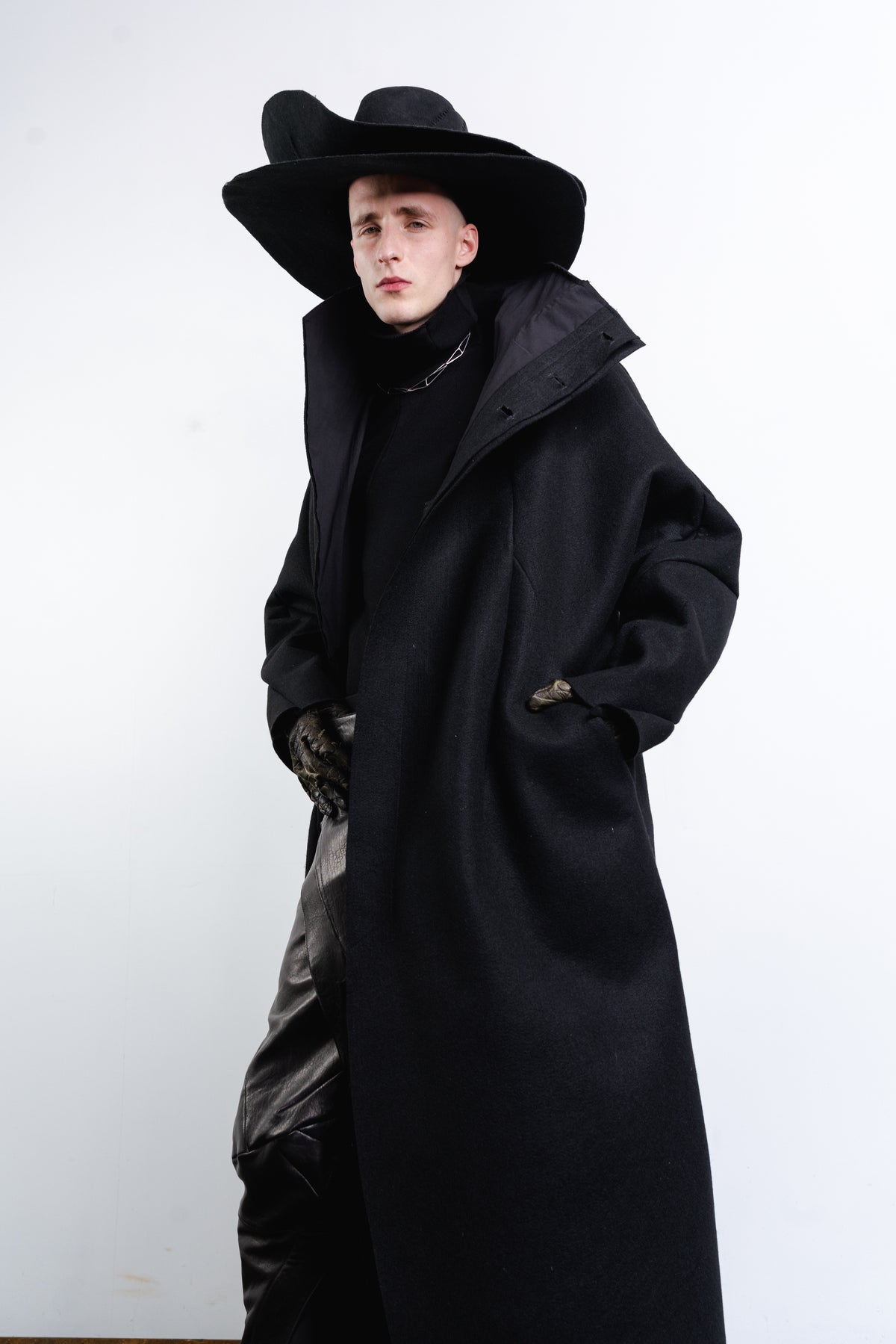 DISTORTION KIMONO COAT