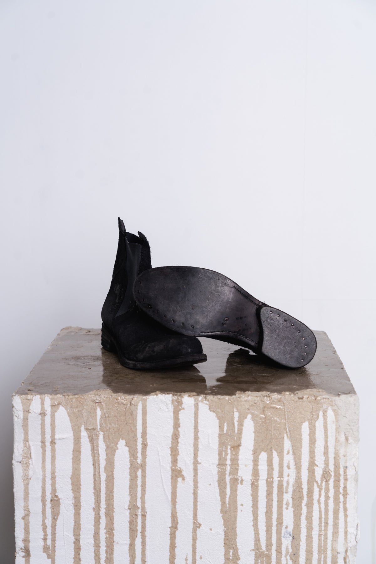 DISTORTION HEELED POINTED CHELSEA BOOT