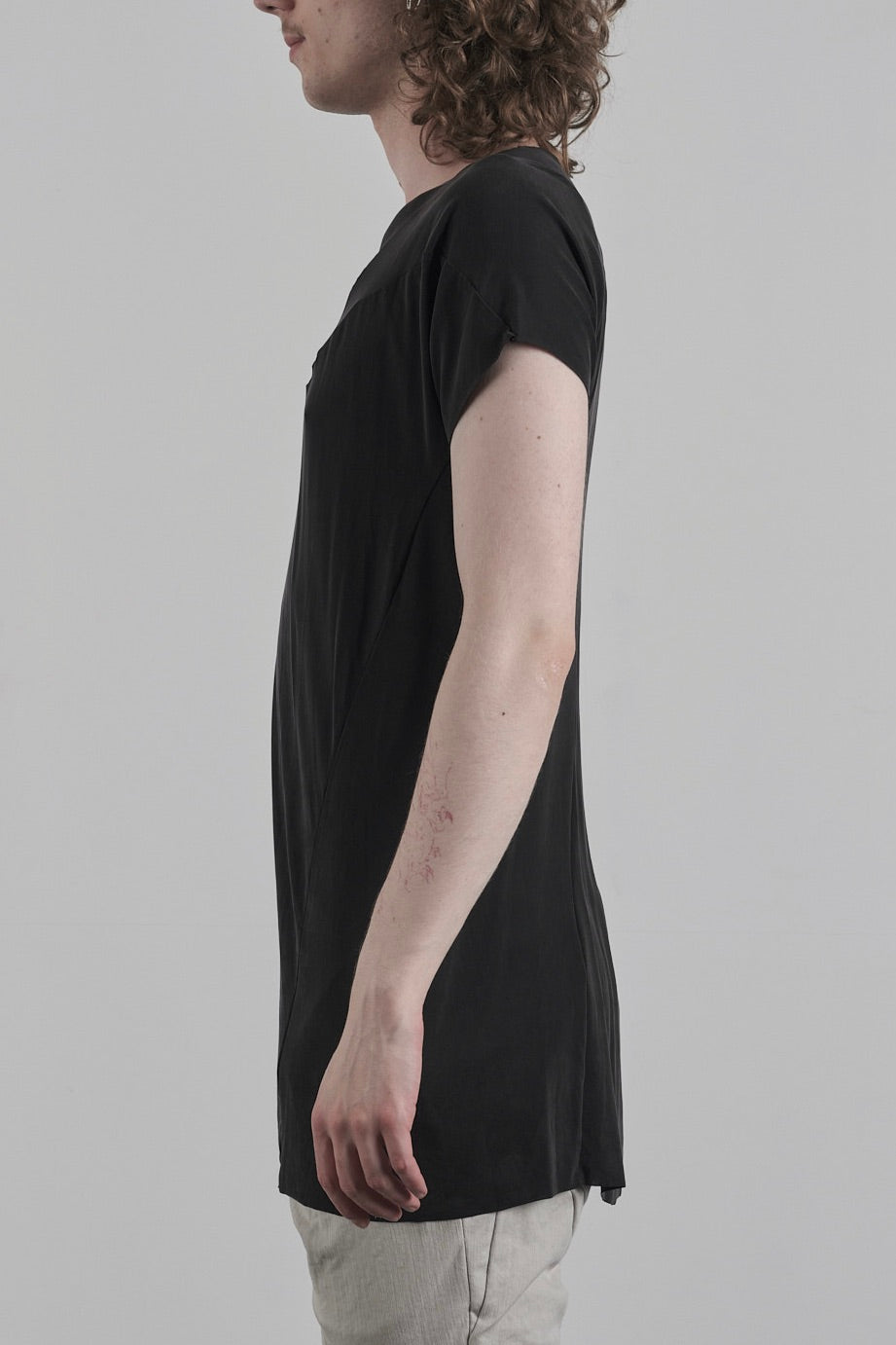 DISTORTION CAP SLEEVE T-SHIRT – T-Shirt, LEON EMANUEL BLANCK