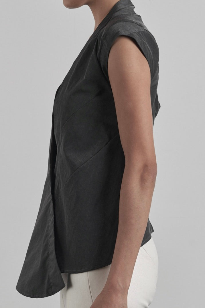 DISTORTION OPEN SHOULDER VEST – Vest, LEON EMANUEL BLANCK