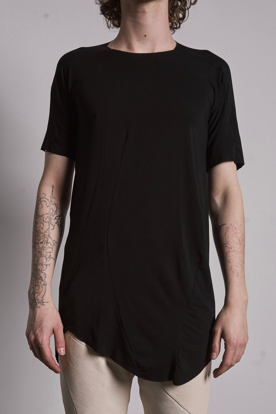 DISTORTION CURVED T-SHIRT