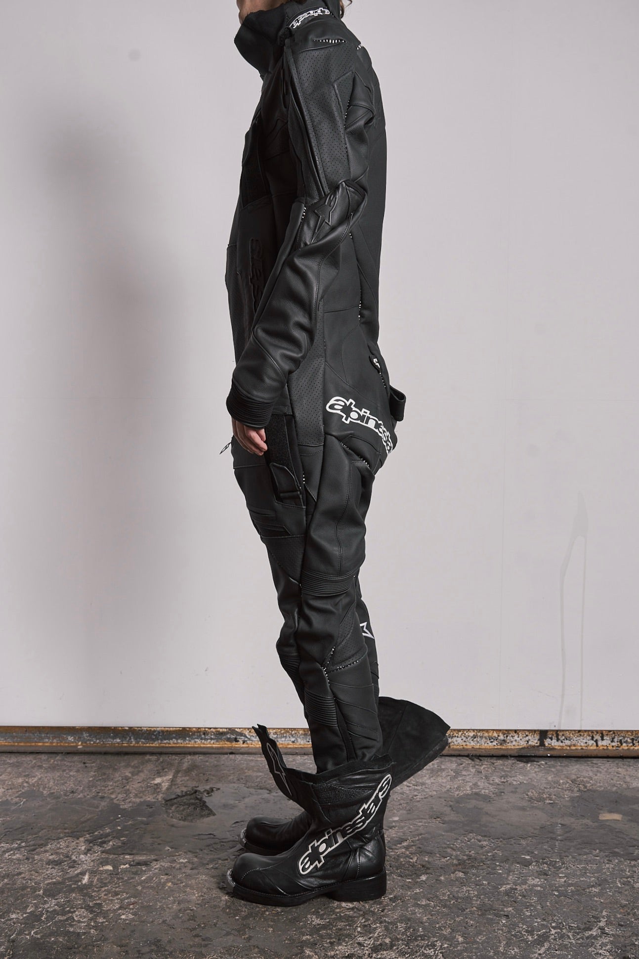 DISTORTION RACING SUIT RSRV