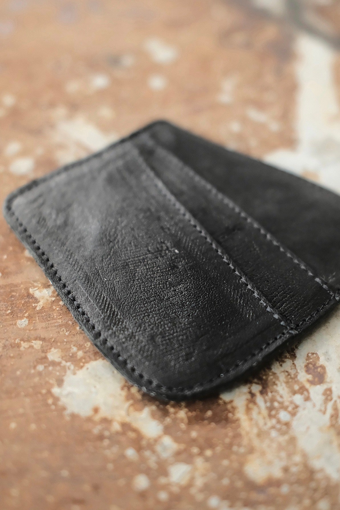 DISTORTION CARDHOLDER
