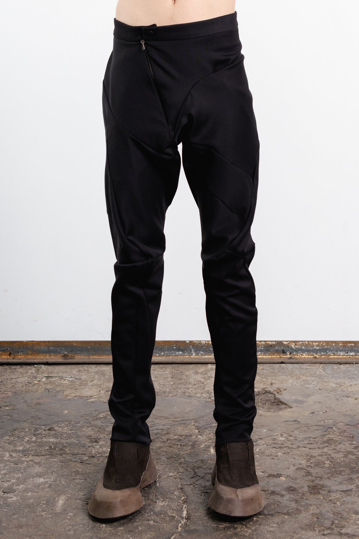 DISTORTION FITTED LONG PANTS 3