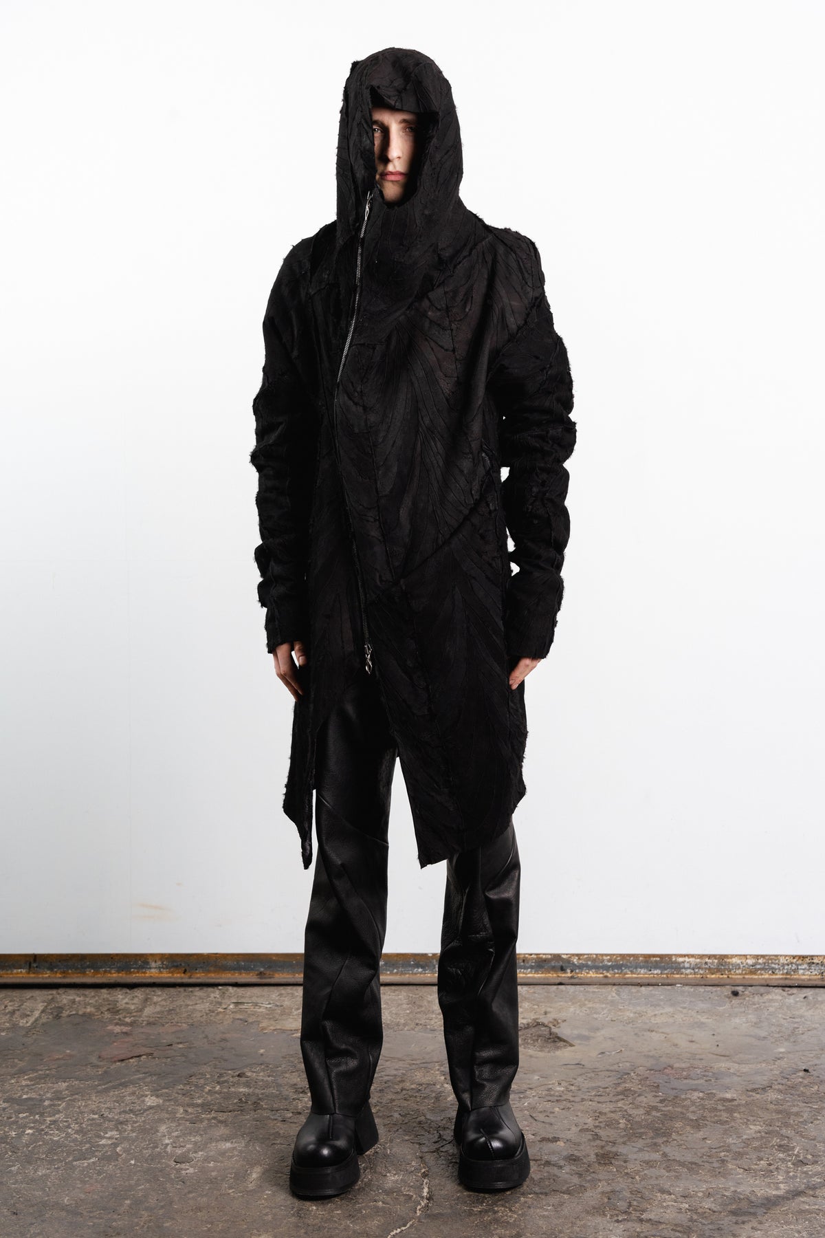 DISTORTION CURVED HOODED COAT