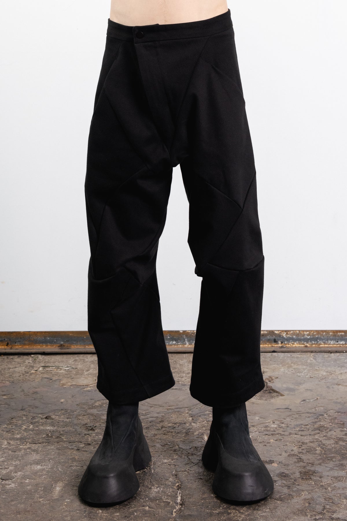 DISTORTION BALLOON PANTS