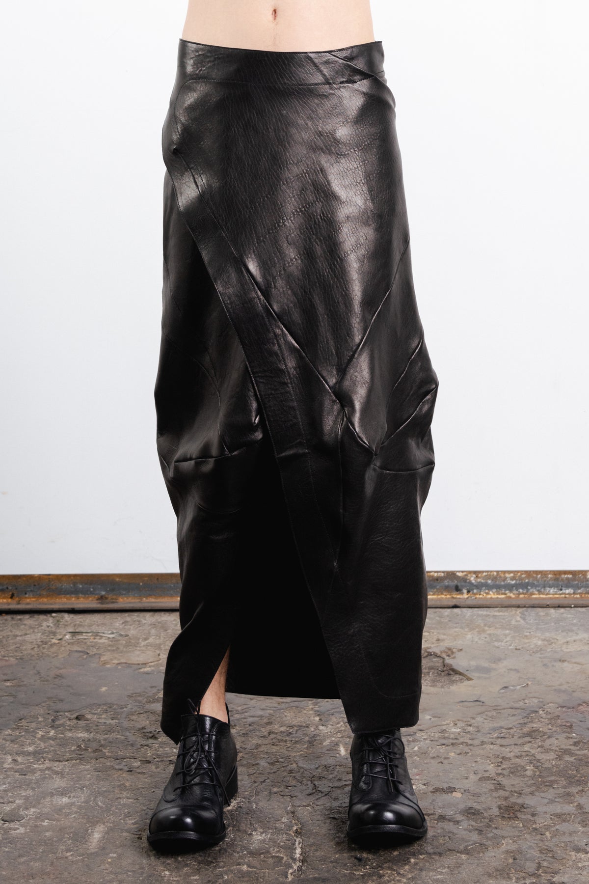 DISTORTION ELONGATED KILT