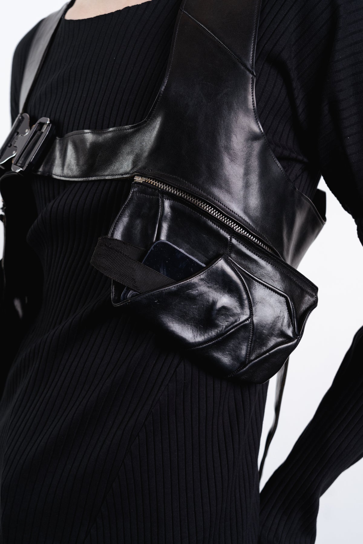 DISTORTION HOLSTER SYSTEM