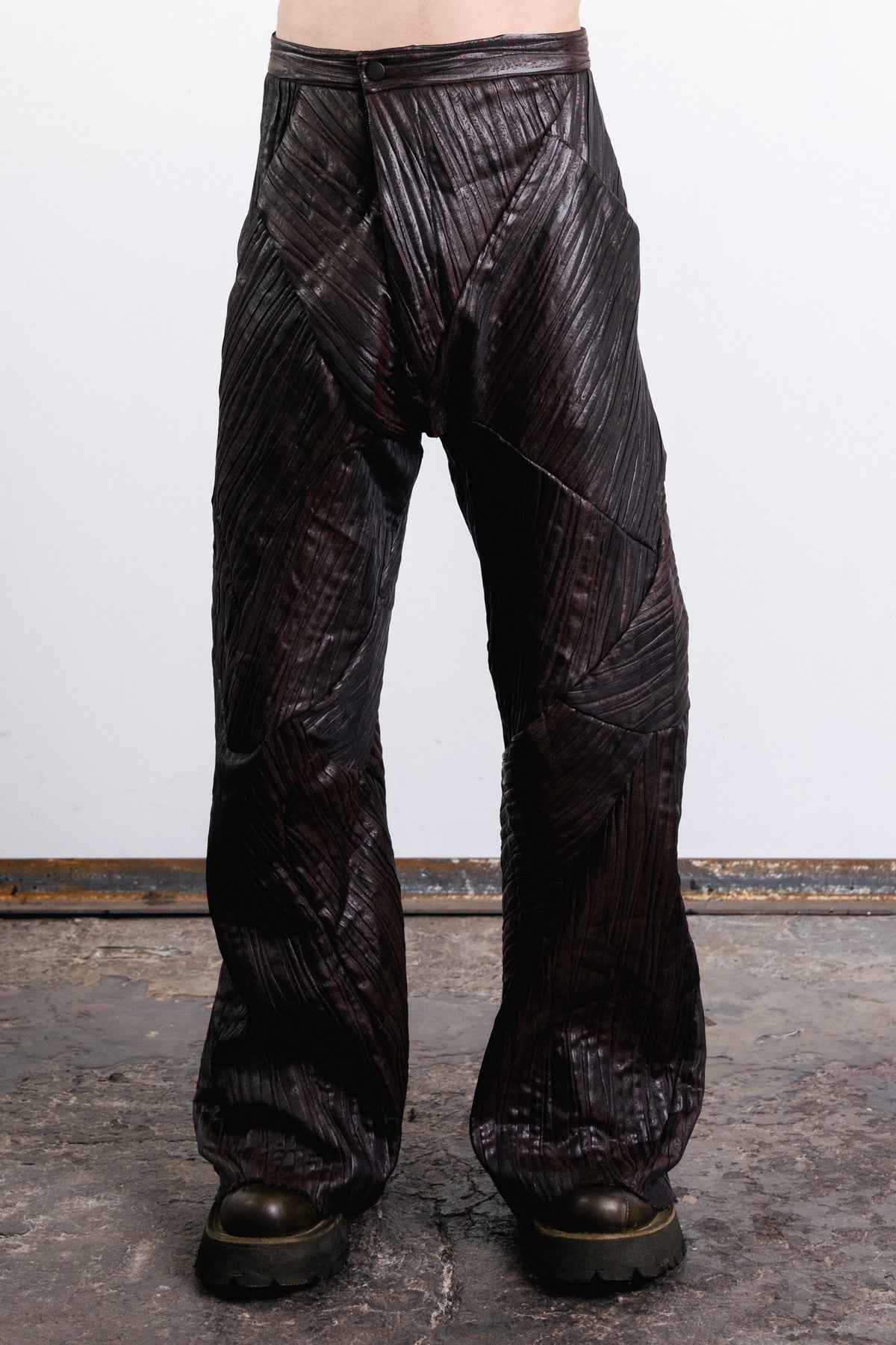 DISTORTION FLARED BAGGY PANTS