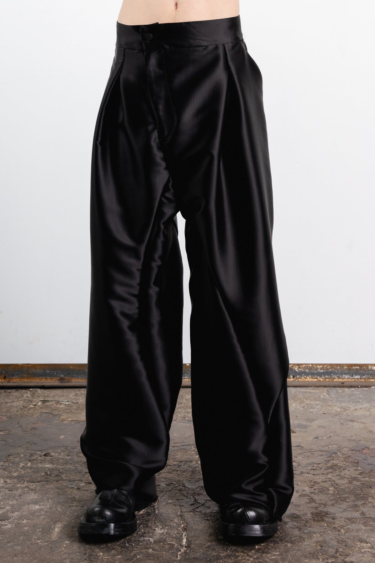 DISTORTION HIGH WAIST FOLD PANTS